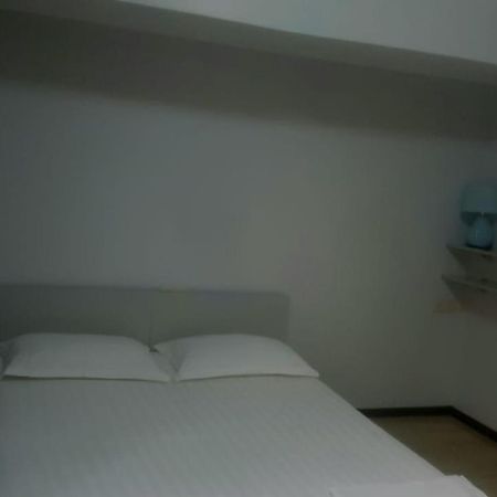 אלמטי R.Street Hotel מראה חיצוני תמונה